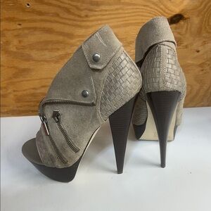 bebe peep toe Tan Woven Leather Heels with Zipper Detail